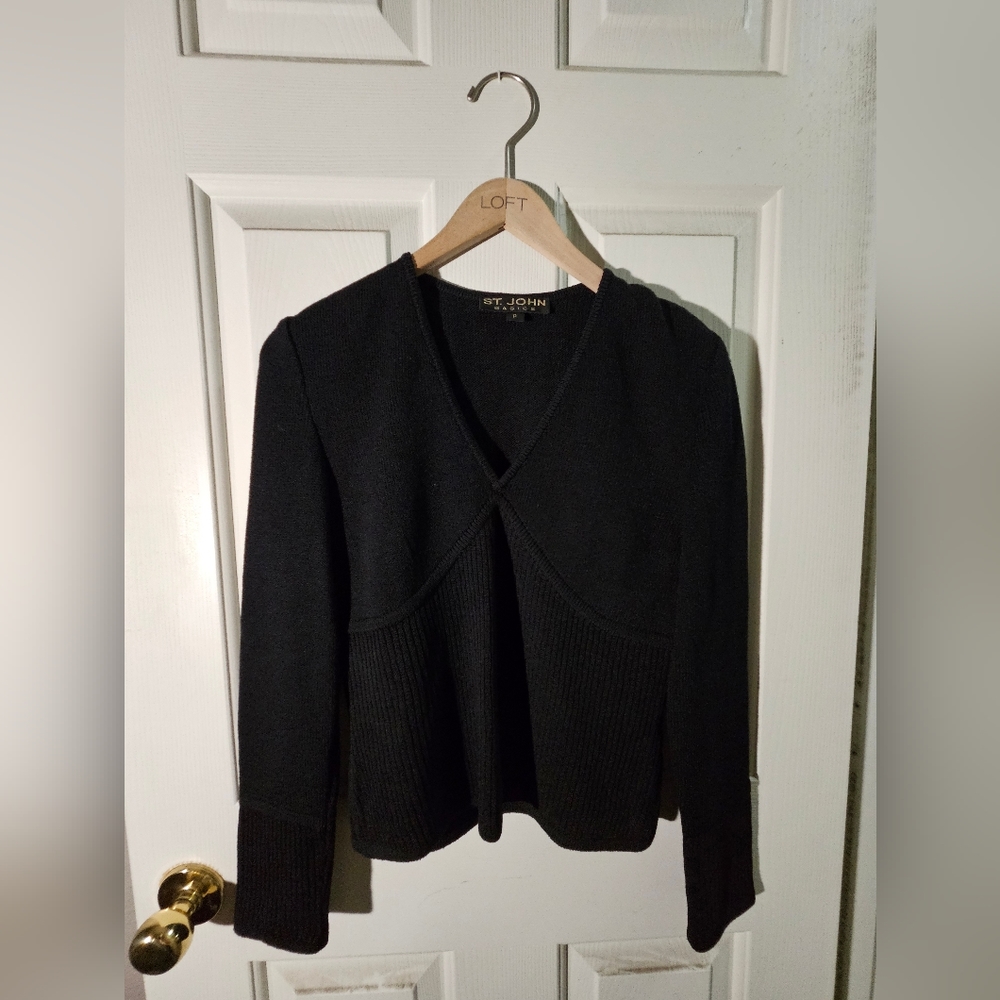 St. John Basics Black Long Sleeve V-Neck Knitted Pullover Sweater